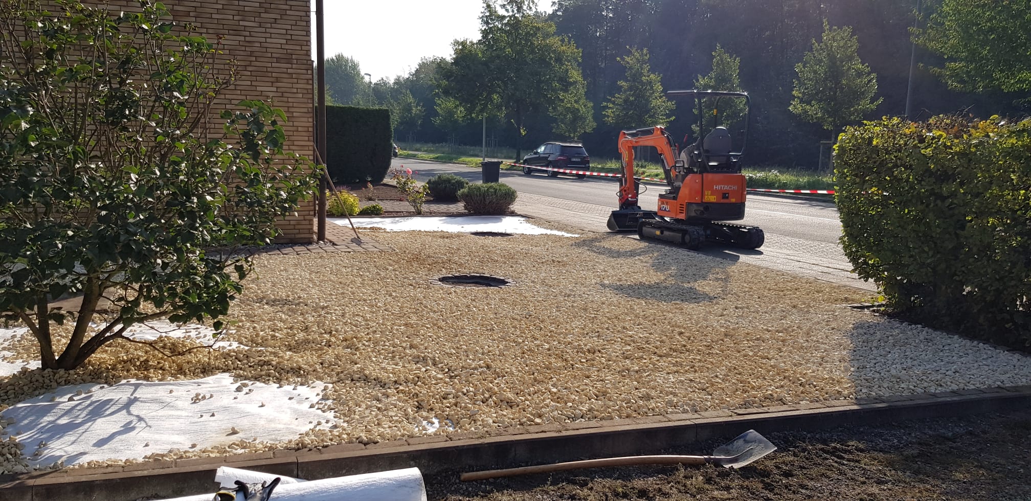 N.Bllaca Garten- und Landschaftsbau bei der Arbeit auf einer Baustelle in Datteln