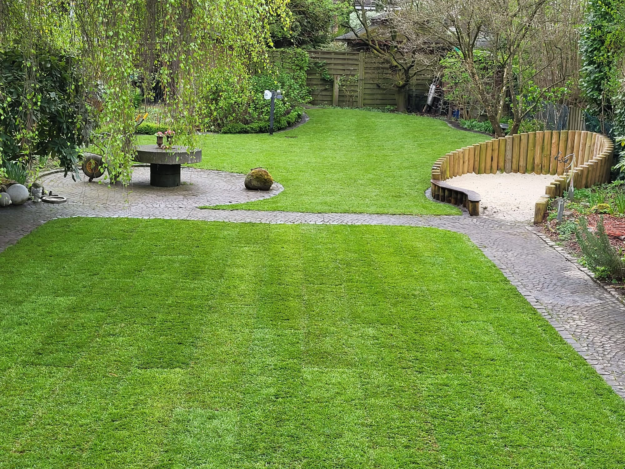 Gartenpflege in Datteln und Recklinghausen – Rasenpflege, Beikrautentfernung und Saisonschnitt